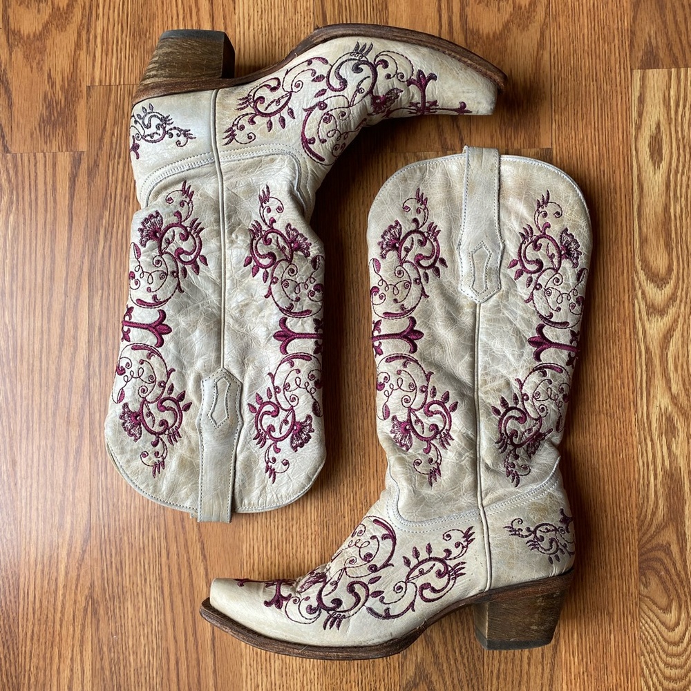 Corral Embroidered Western Boots